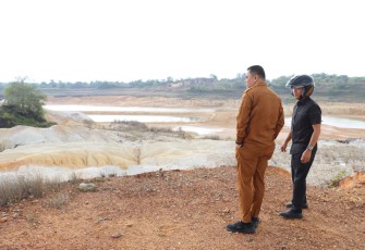 SEKDA Kabupaten Bintan saat tinjau lokasi