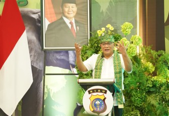 Menteri LH Mohammad Jumhur Hidayat