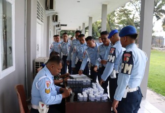 Tes urine prajurit cegah narkoba