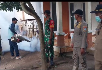 Fogging lingkungan warga dusun Rowo