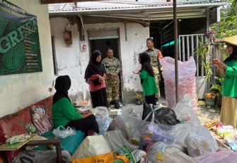 Kepedulian Babinsa Sogaten Menguatkan Semangat Warga Kelola Sampah Bernilai Ekonomi
