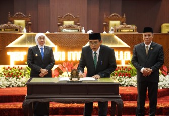 Catatan Kritis Fraksi Masuk Rekomendasi Resmi LKPJ Gubernur Jatim 2025