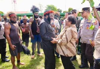 Wamendagri Ribka Haluk Turun Langsung Kawal Perdamaian Konflik Suku di Wamena