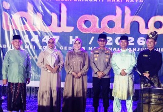 Camat Bintan Utara Sambut Pawai Takbir dan Buka Festival Bedug 