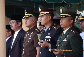 Kapolres Aceh Singkil, AKBP Joko Triyono, S.I.K., M.H, bersama Kejaksaan, Ketua MPU, dan  Dandim 0109/Aceh Singkil saat mengikuti Upacara Peringatan Hari Lahir Pancasila di halaman Kantor Bupati setempat