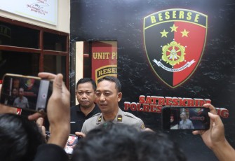 Polres Lumajang Amankan Tersangka Penadah Sapi Curian dan Senpi Rakitan