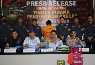 Unit Pidsus Reskrim Polres Oku Timur Polda Sumsel Berhasil Ungkap Kasus Pengoplosan Gas 3 kg ke 12 kg