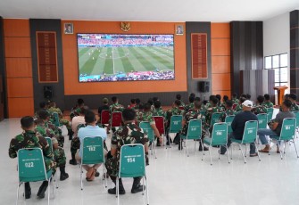 Korem 143/Halu Oleo Gelar Nobar Piala Dunia Bersama, Pererat Kebersamaan dan Semangat Persatuan