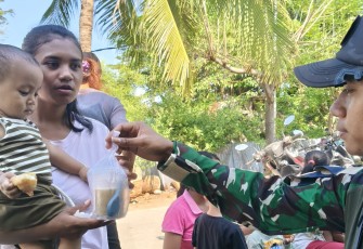 Yonarmed 12 Kostrad Perkuat Pelayanan Kesehatan Masyarakat Melalui Kegiatan Posyandu di Perbatasan