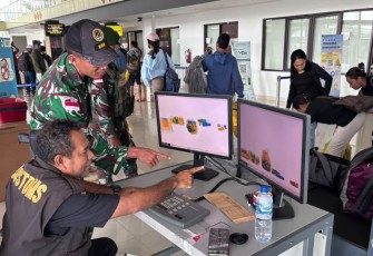 Yonarmed 12 Kostrad Hadir Jaga Ketertiban dan Keamanan Pelintas Batas Negara di Motaain