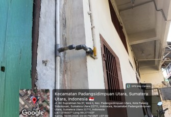 Pipa aliran air yang diduga mengalir ke ruko salah satu pengusaha ternama di Kota Padangsidimpuan, dari Kantor Camat Padangsidimpuan Utara