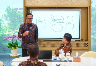 Kepala BP BUMN sekaligus COO Danantara, Dony Oskaria, menggelar pertemuan dengan Direktur Utama PT Semen Indonesia (Persero) Tbk, Indrieffouny Indra