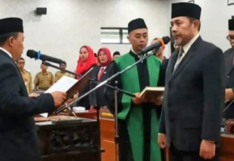 Komarudin Resmi Dilantik Jadi Anggota DPRD Trenggalek