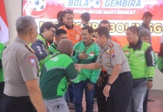 Polres Probolinggo Perkuat Silaturahmi, Ajak Mahasiswa dan Komunitas Ojol Nobar Piala Dunia