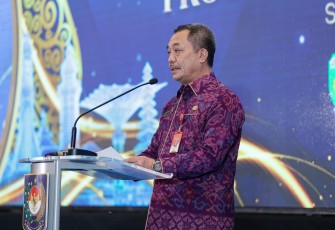 Kepala BSKDN  Yusharto Huntoyungo