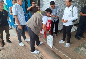 Pimwil Bulog Sumut Tinjau Hari Terakhir Pengangkutan Bantuan Pangan untuk Warga Kota Medan