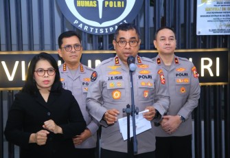 Kadivhumas Polri Irjen Pol Johnny Eddizon Isir