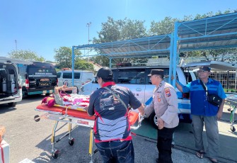 Polres Gresik Beri Layanan Ambulans Gratis untuk Masyarakat*