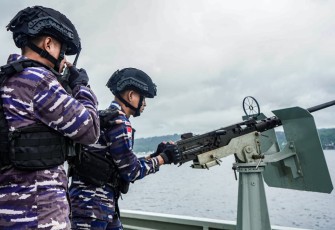Drill Tempur di KRI Dorang-874, Uji Kesiapsiagaan Prajurit Satrol Kodaeral IX Awaki Alutsista