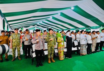 Panglima TNI Jenderal TNI Agus Subiyanto mendampingi Presiden Republik Indonesia, Prabowo Subianto, menghadiri Penutupan Musyawarah Nasional (Munas) Alim Ulama dan Konferensi Besar (Konbes) Nahdlatul Ulama (NU) 2026