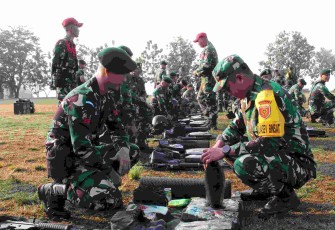 Tim Asistensi Pengawasan dan Pengendalian Latihan Pembinaan Satuan (ASWASDALLAT BINSAT) dari Staf Ops Makostrad meninjau program latihan di Yonkes 2 / Divif 2 Kostrad, Malang(25/06/2026)