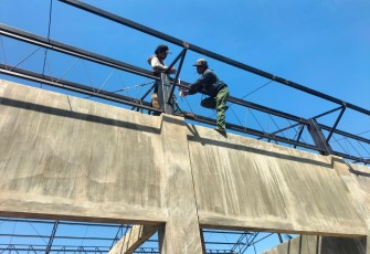 Pelaksana Proyek KDMP Desa Srigonco Bantah Dugaan Material Tak Sesuai Spesifikasi