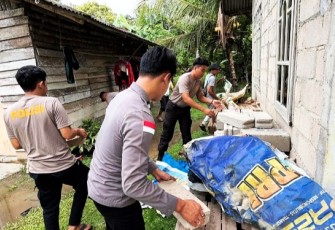 Polres Bintan Renovasi Rumah Warga yang Tidak Layak