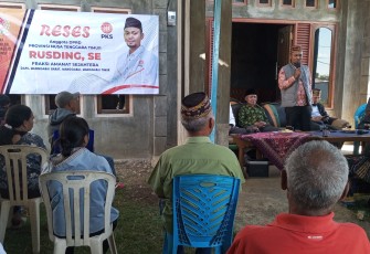 Anggota DPRD Propinsi NTT dari Fraksi PKS,Rusding,SE saat menggelar reses di  Ruteng,Selasa(30/6/2026)
