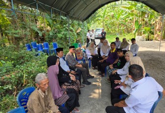Gus Fahim Tawarkan Pendidikan Gratis bagi Putri Korban Gantung Diri