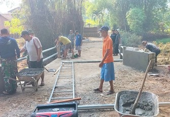 Desanya Ada Proyek Pembangunan Jembatan Garuda, Warga Antusias Kerja Gotong Royong