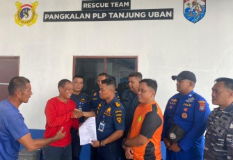 Respons Cepat Satpolairud Polres Bintan Selamatkan Nelayan yang Hanyut di Laut