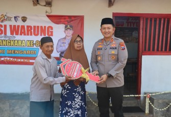 Polres Magetan Renovasi Warung Bu Tiyem di Hari Bhayangkara ke - 80