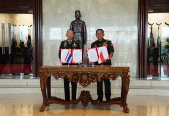Panglima TNI Jenderal TNI Agus Subiyanto menerima kunjungan kehormatan atau Courtesy Call (CC) Panglima Angkatan Bersenjata Kerajaan Thailand (Chief of Defense Forces of the Royal Thai Armed Forces CDF RTARF), General Ukris Boontanondha