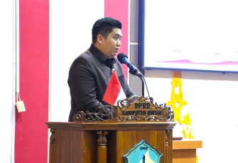 Bupati Bintan Roby Kurniawan menyampaikan Rancangan Kebijakan Umum Anggaran (KUA) dan Prioritas serta Plafon Anggaran Sementara (PPAS) Kabupaten Bintan Tahun Anggaran 2027 dalam Rapat Paripurna DPRD Kabupaten Bintan yang digelar di Bandar Seri Bentan, Kamis (16/7)