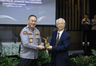 Direktur Jenderal Pengawasan Ruang Digital Komdigi Irjen Pol. Dr. Alexander Sabar, S.I.K., M.H