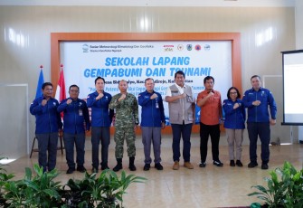 Sekolah Lapang Gempa Bumi dan Tsunami