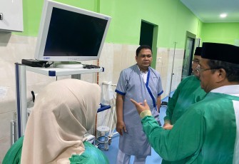  Aceh Singkil, H. Safriadi Oyon, SH, meninjau langsung bantuan hibah alat kesehatan dari Kementerian Kesehatan Republik Indonesia di RSUD Aceh Singkil, Rabu (15/7/2026)