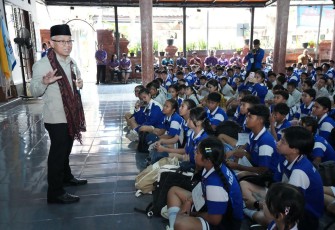 Wakil Menteri Pendidikan Dasar dan Menengah (Wamendikdasmen) Atip Latipulhayat