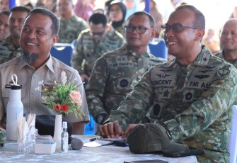 Lanud Sultan Hasanuddin Gelar Panen Raya Tebu Serentak di Takalar
