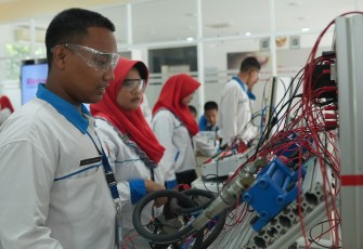 Direktur SMK Kemendikdasmen, Arie Wibowo, dalam webinar bertajuk Menciptakan Masa Depan: Robotika sebagai Peluang Karier bagi Murid SMK 