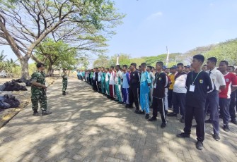 Menanam Disiplin, Menumbuhkan Cinta Negeri, Koramil Jiwan Bekali Ratusan Pelajar dengan Wawasan Kebangsaan