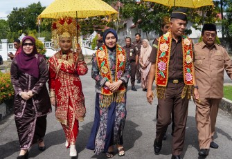 Pemkab Aceh Singkil Sambut Peusijuek Kajari Syahron