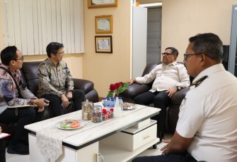 Kepala Kanwil Imigrasi Sumut, Dr. Parlindungan, S.H., M.H., menerima kunjungan kehormatan sekaligus penghargaan resmi (Letter of Appreciation) dari Konsul Jenderal Jepang di Medan, Mr. Furugori Toru, pada Rabu (22/7)
