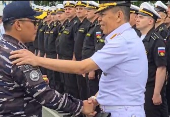 Delegasi AL Sambut Kedatangan Satgas Latma Orruda 2026 di Vladivostok Rusia 