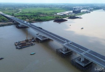 Dukung Pembangunan Tol Palembang - Betung, HKA Rampungkan Pekerjaan Hotmix Jembatan Musi