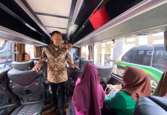 Dirjen Aan saat melaksanakan kunjungan kerja ke Terminal Tipe A Alam Barajo dan Kantor Balai Pengelola Transportasi Darat (BPTD) Kelas II Jambi, pada Jumat (24/7)
