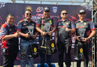 Ketua Ikatan Alumni Akademi Kepolisian (Akpol) 1990 Dhira Brata yang juga menjabat sebagai Wakapolri, Komjen Pol. Prof. Dr. Dedi Prasetyo, S.H., M.Hum., M.Si., M.M