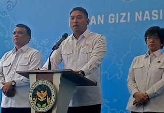 Kepala Badan Gizi Nasional (BGN) Sudaryono dalam konferrnsi pers evaluasi dan pembenahan pelaksanaan Program MBG di Kantor BGN, Jakarta, Senin (27/07). (Foto: merdekanews.co/Ind)