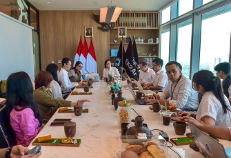 Wakil Menteri Ekonomi Kreatif, Irene Umar, menerima audiensi PT Karya Wilasa Nusantara (JPT Event Partner) sebagai penyelenggara event Baba Lili Tata (BaLiTa) Family Market & Run, di Kantor Kementerian Ekraf, Jakarta, Senin (27/7/2026)
