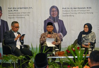 Wakil Menteri Pendidikan Dasar dan Menengah (Wamendikdasmen), Atip Latipulhayat